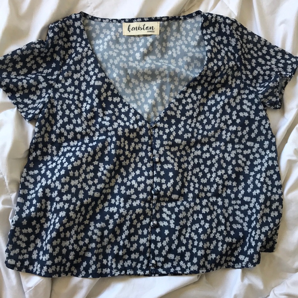 Cute floral flowy top